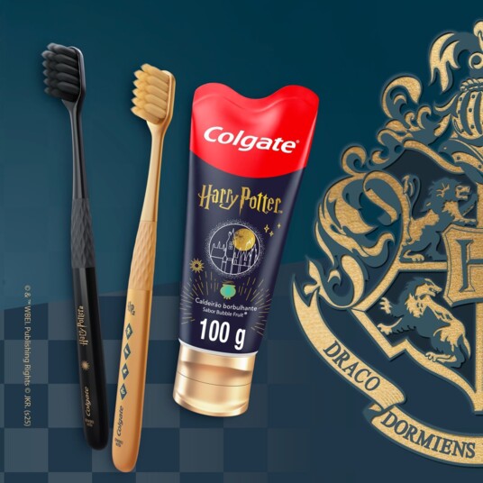 Escova Dental Colgate 2un Harry Potter